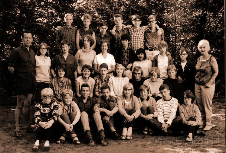 Schoolfoto het Kompas klas 4e 1966 - 1967.jpg